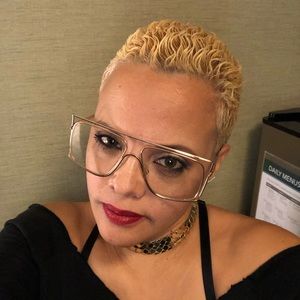 Meet your Posher, Nilda